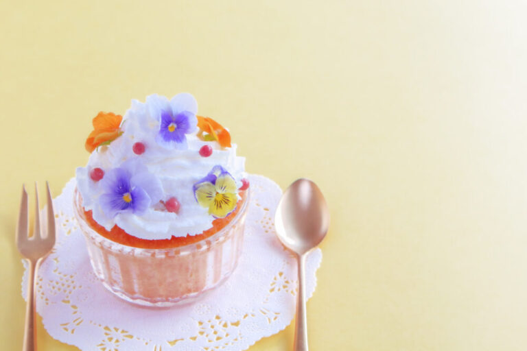 写真映え間違いなし！】食べられる花「エディブルフラワー」を使ったスイーツをご紹介！ギフトやご褒美にもぴったり♡ - Little Bloomy Room